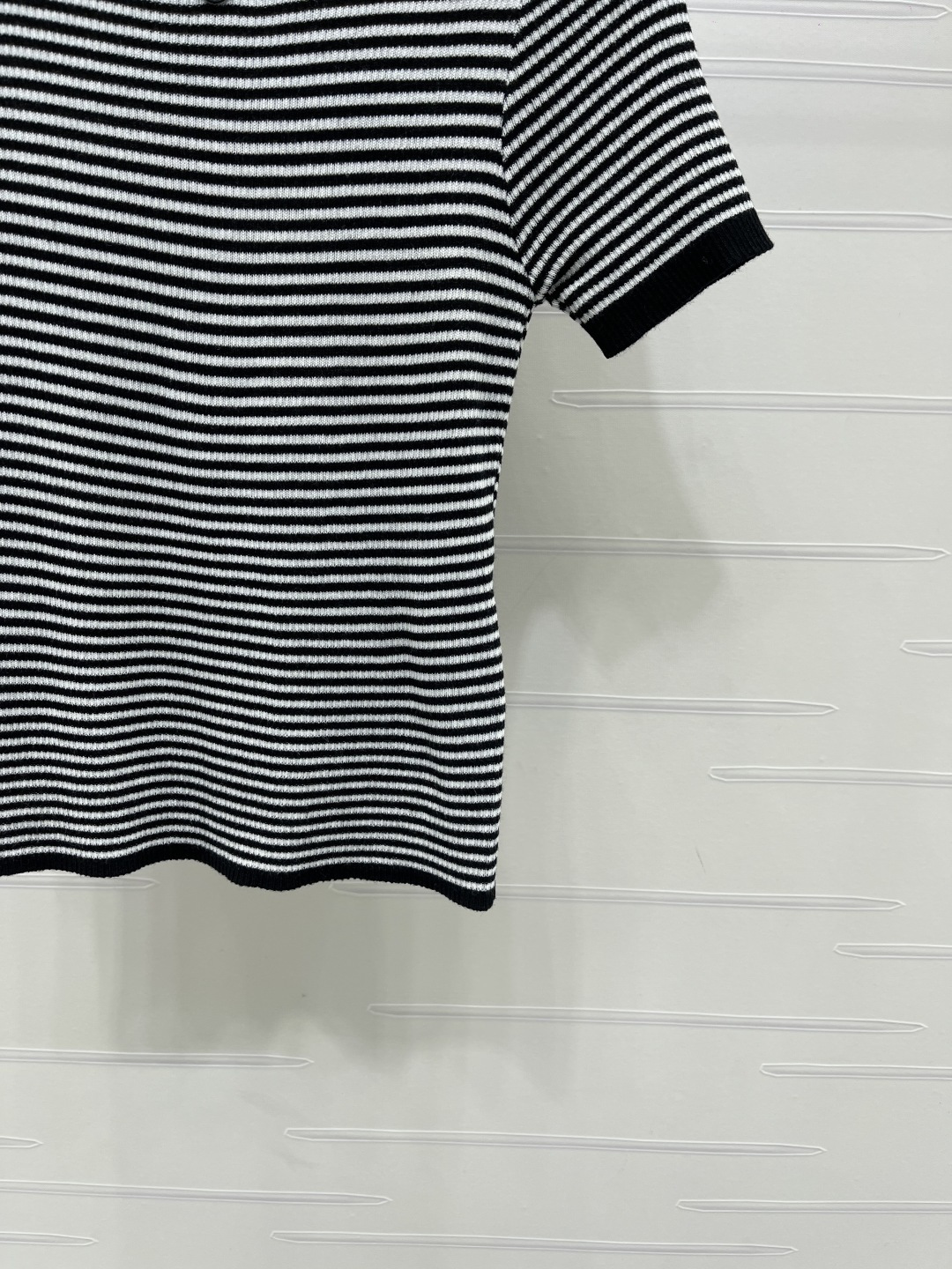 Women's short sleeves